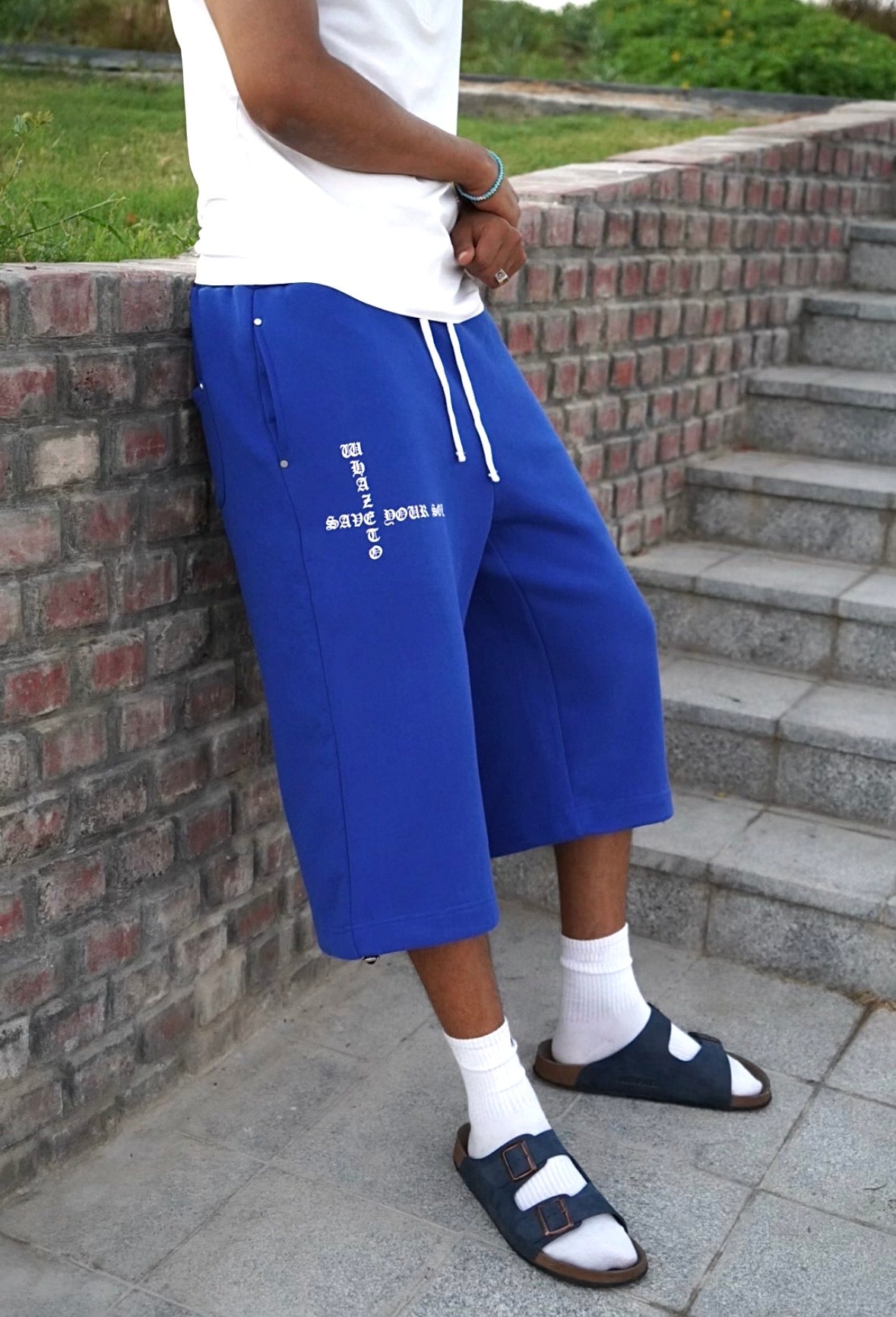 MIDNIGHT CAPRI SHORTS